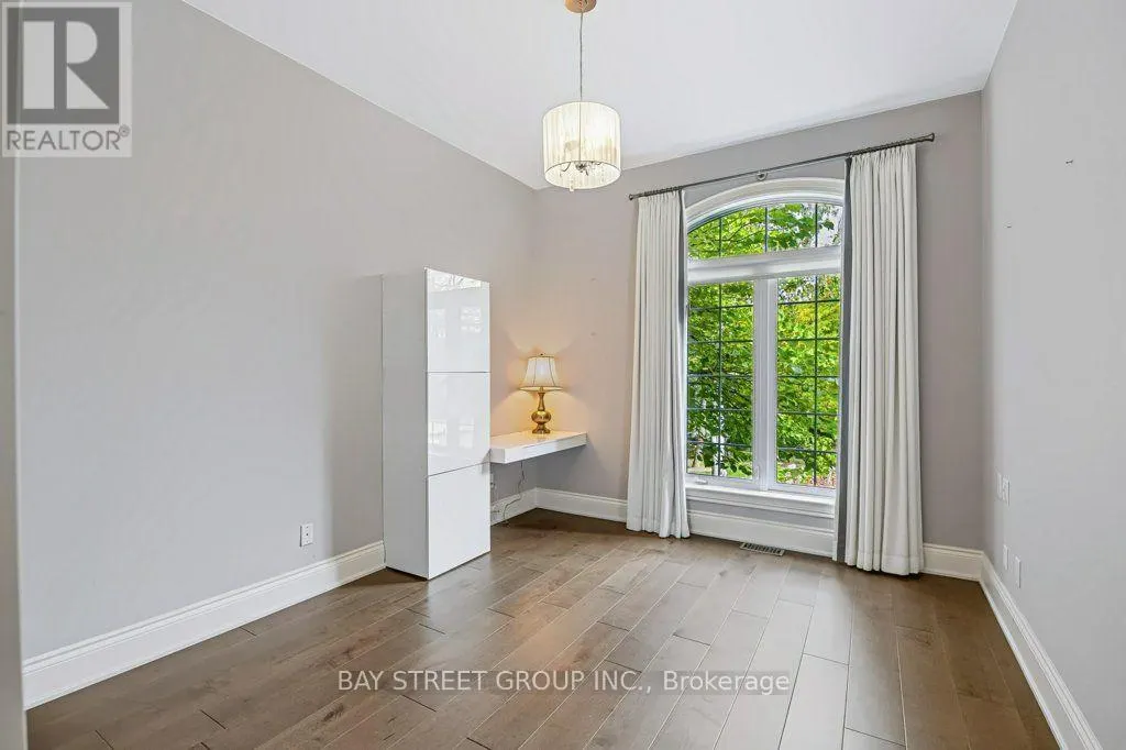 5 RIVER STONE COURT