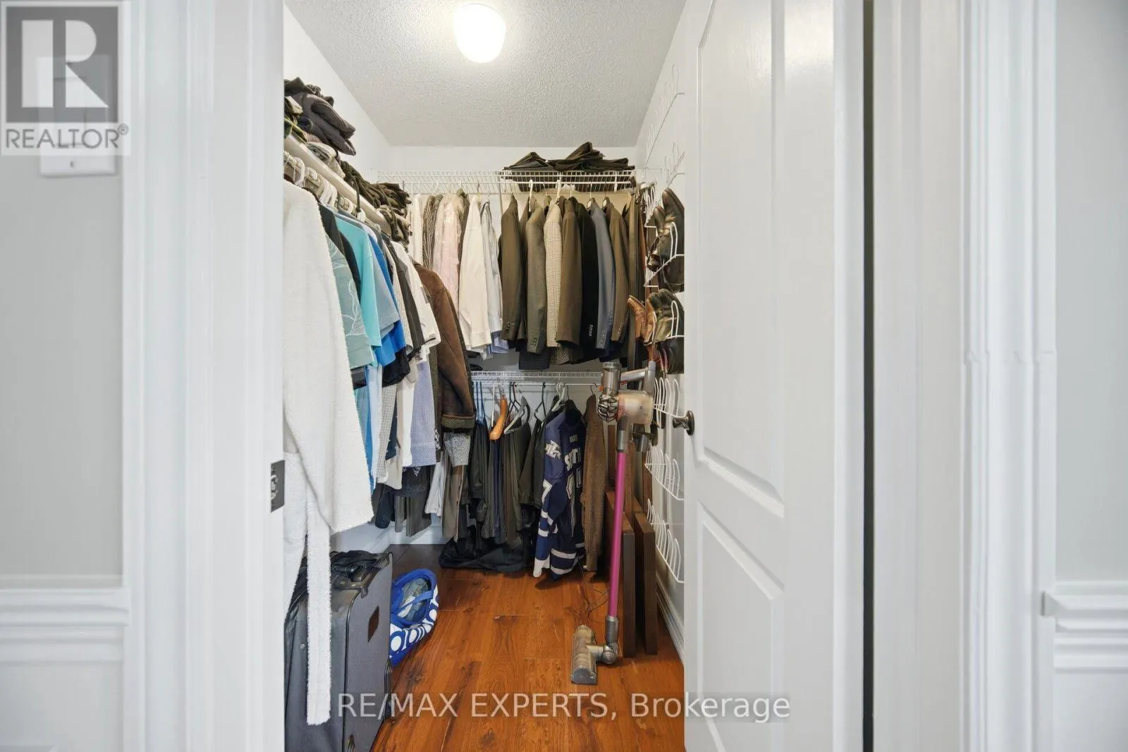 904 DAMASCUS COURT