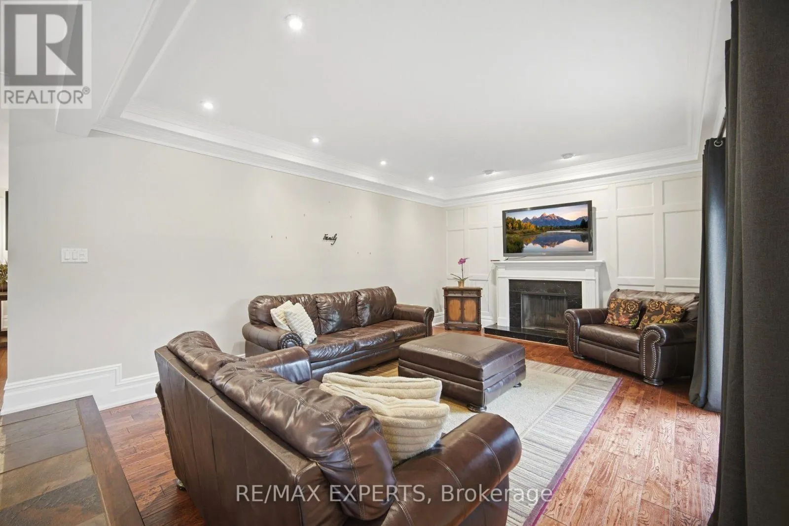 904 DAMASCUS COURT