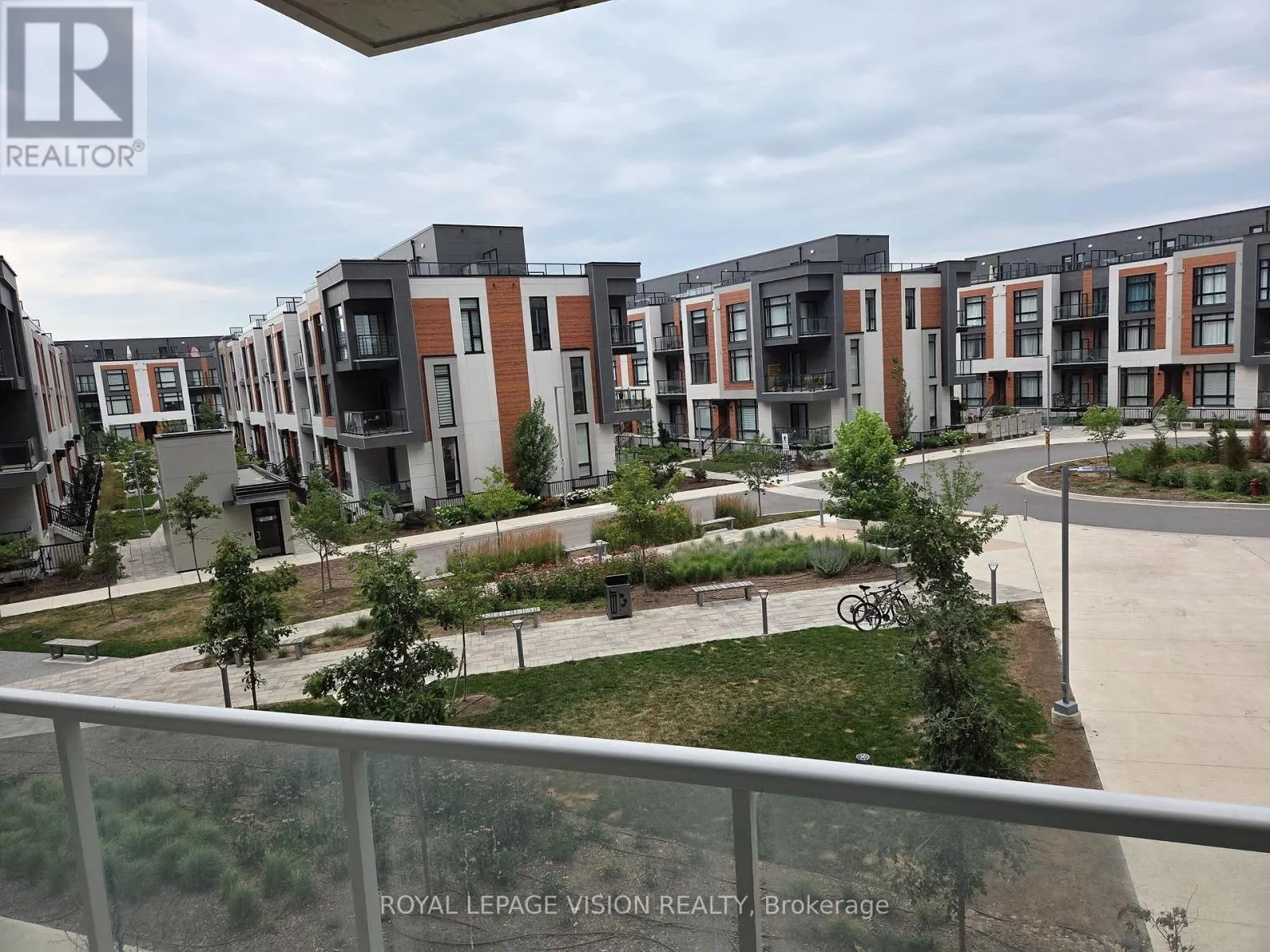 217 - 6 DAVID EYER ROAD