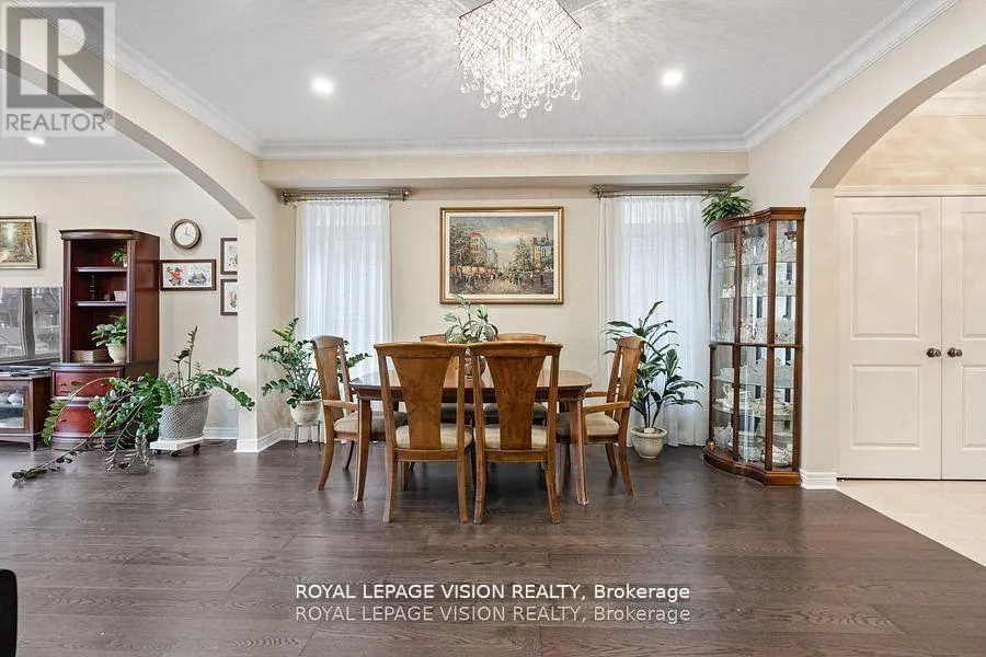 41 TREETOPS BOULEVARD