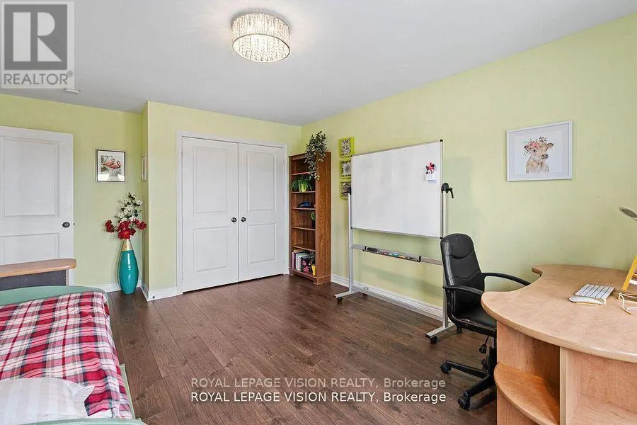 41 TREETOPS BOULEVARD