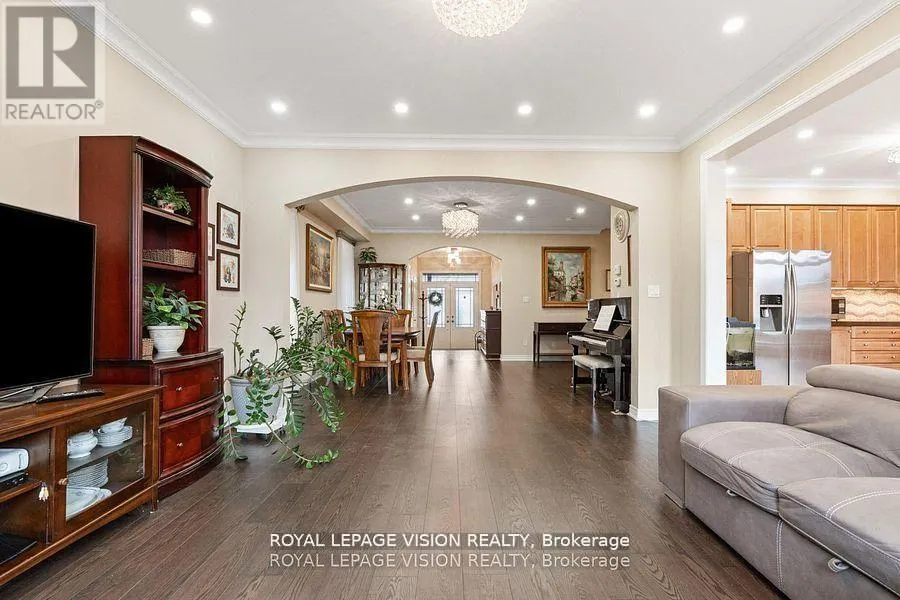 41 TREETOPS BOULEVARD
