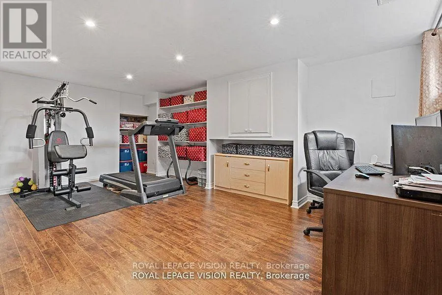 41 TREETOPS BOULEVARD