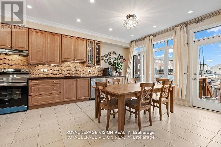 41 TREETOPS BOULEVARD