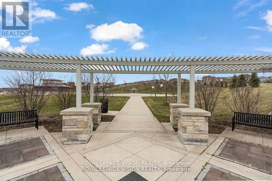 41 TREETOPS BOULEVARD