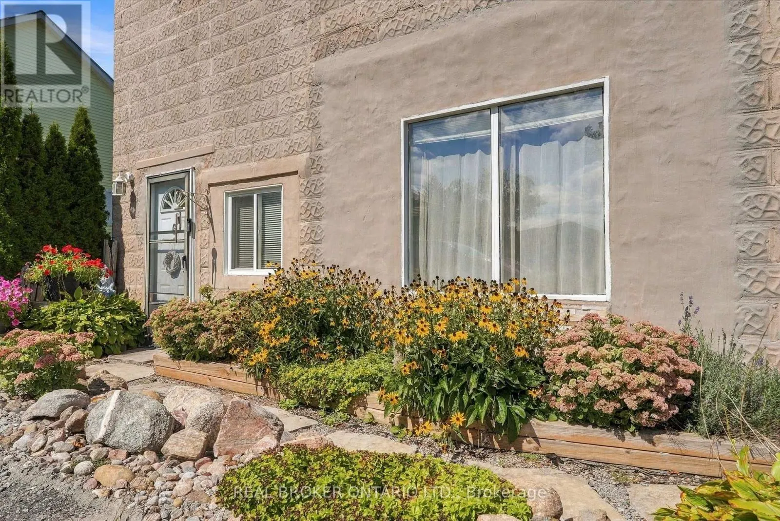 6 TEMPERANCE STREET