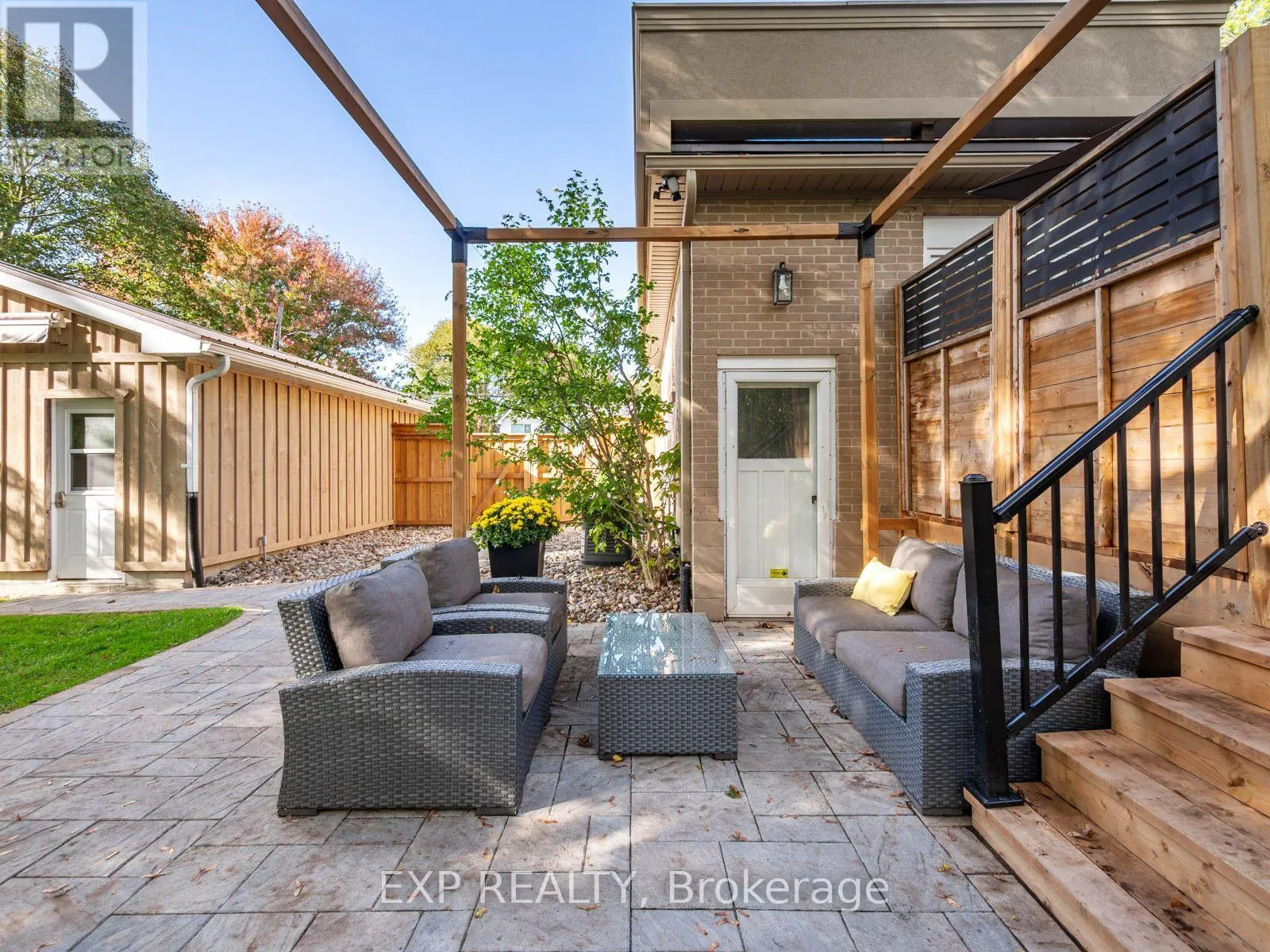 25 MORTON AVENUE