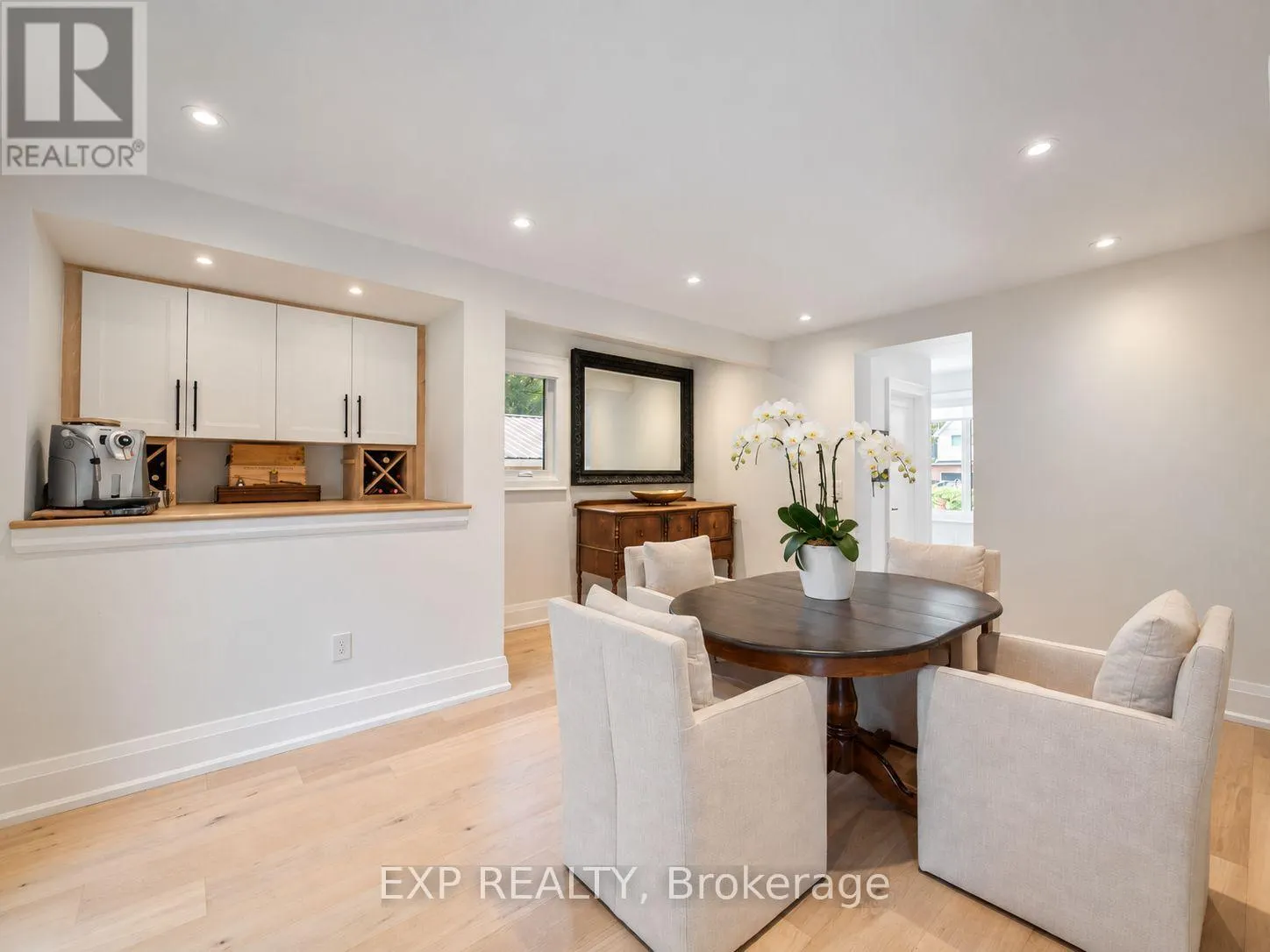 25 MORTON AVENUE