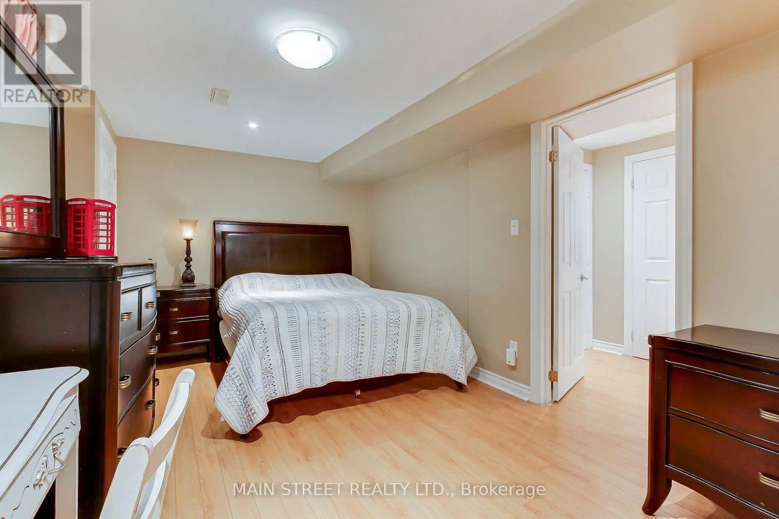 196 WAINSCOT AVENUE