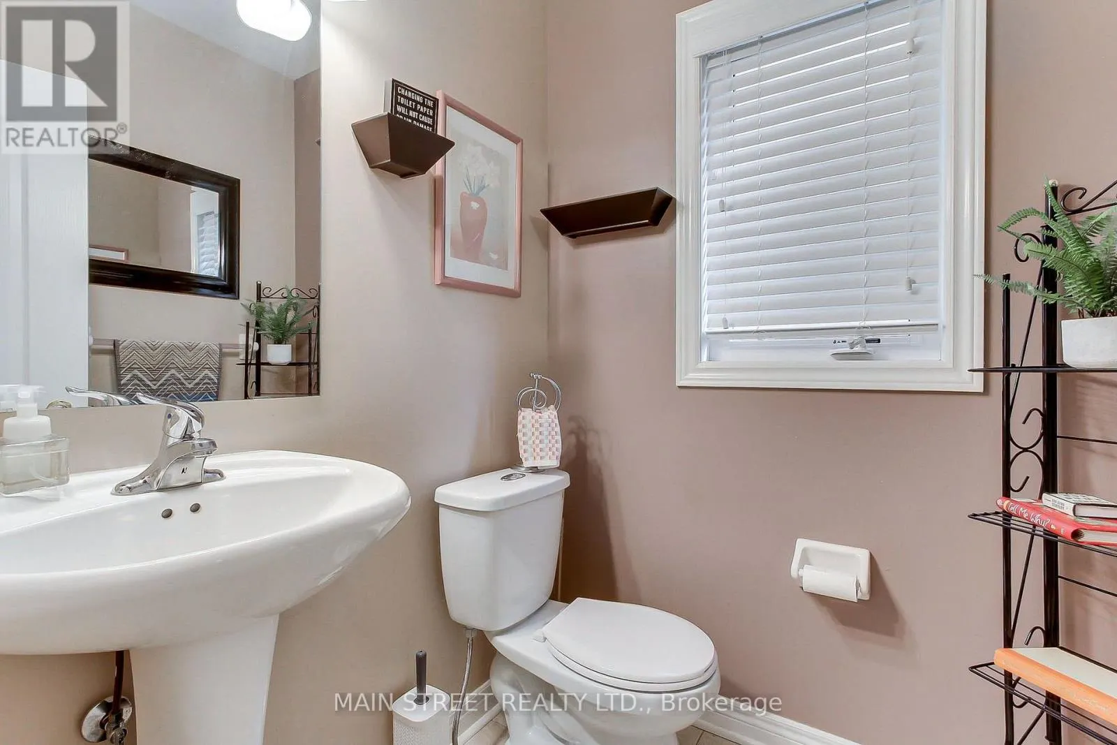 196 WAINSCOT AVENUE