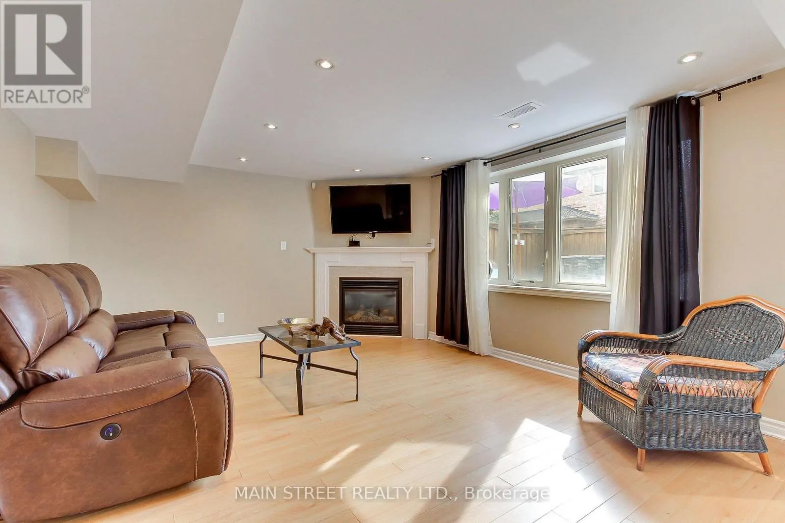 196 WAINSCOT AVENUE