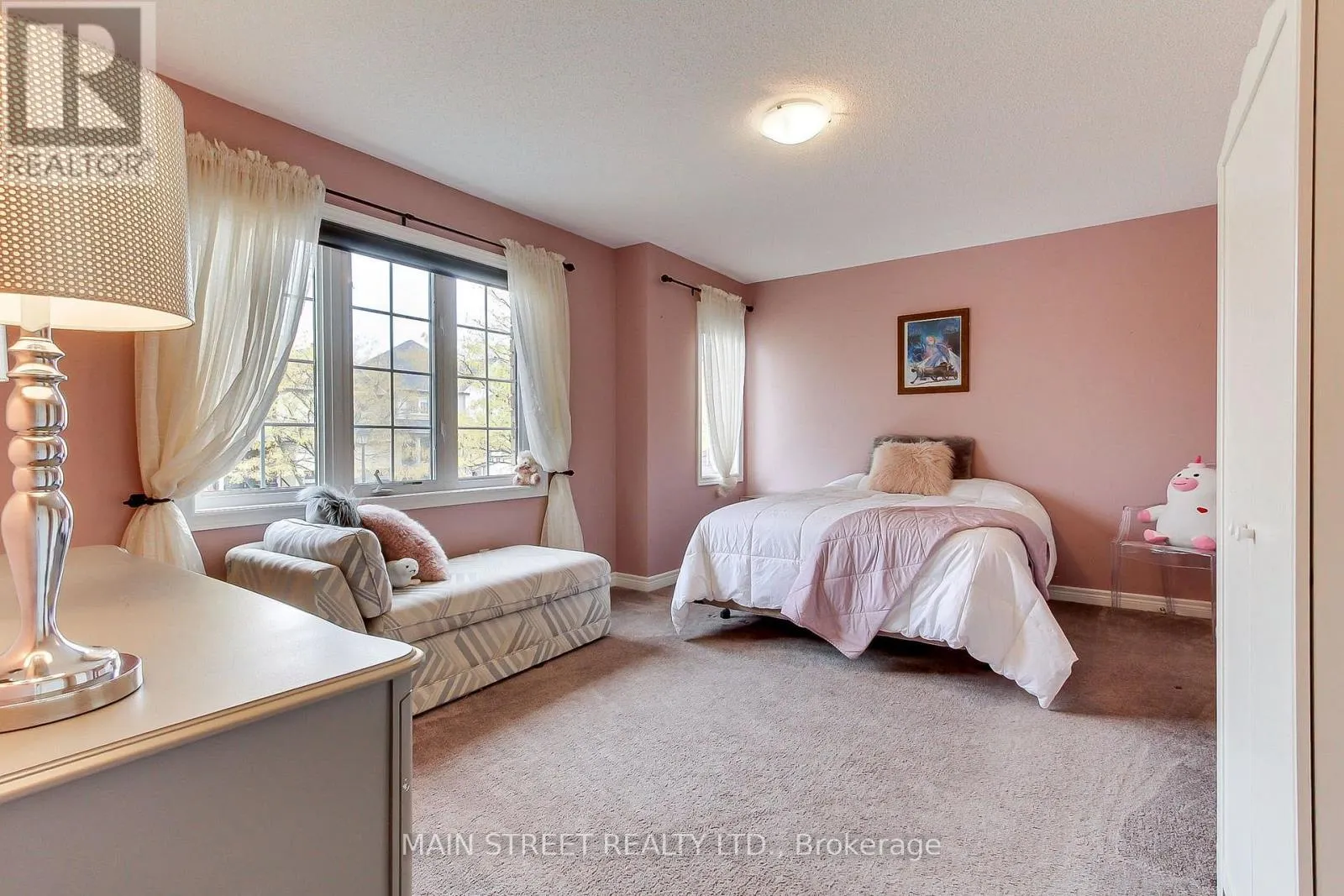 196 WAINSCOT AVENUE