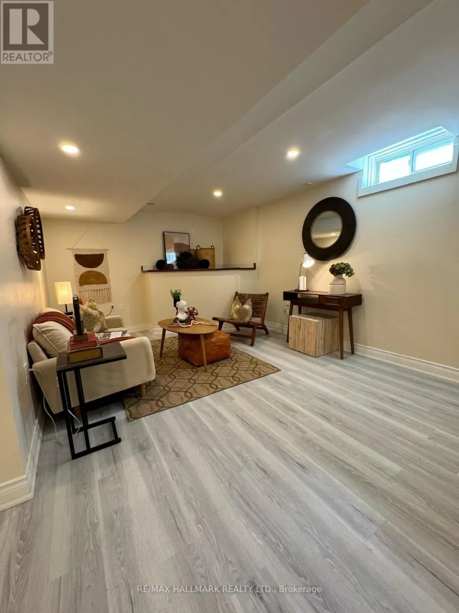 ROOM 2 - 248 CROSSLAND GATE