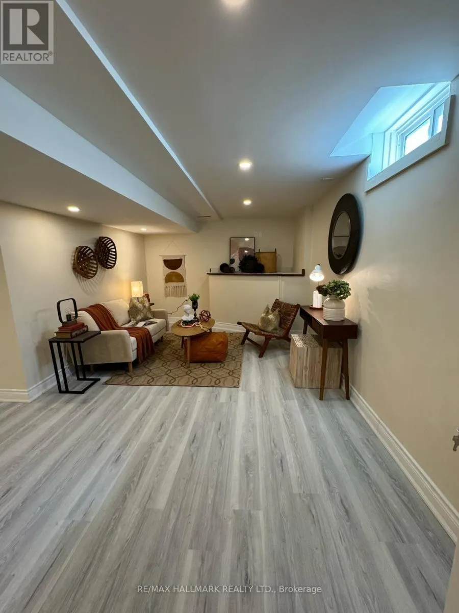 ROOM 2 - 248 CROSSLAND GATE