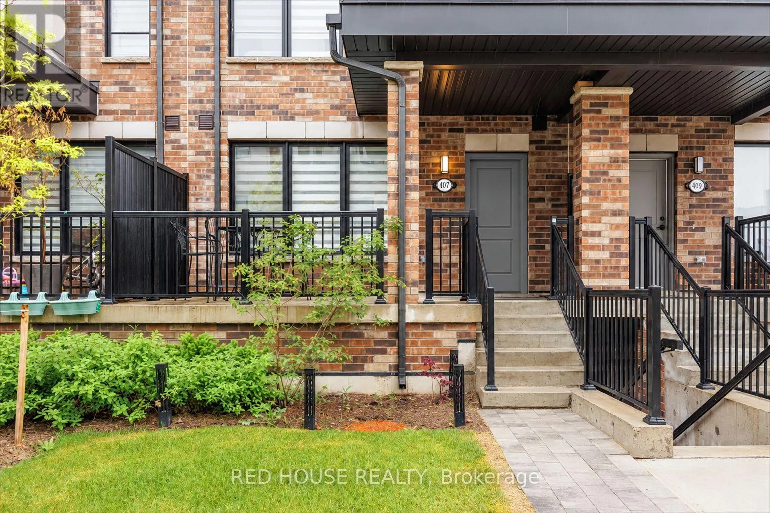 7 - 40 BAYNES WAY