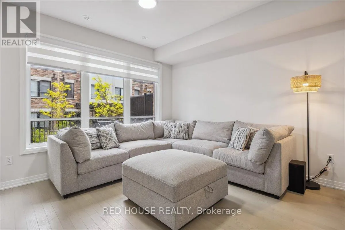 7 - 40 BAYNES WAY