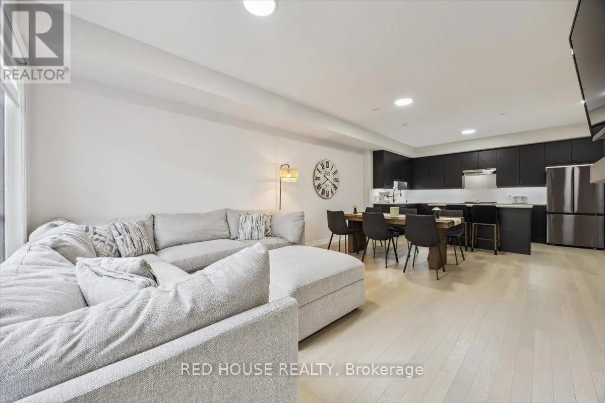 7 - 40 BAYNES WAY