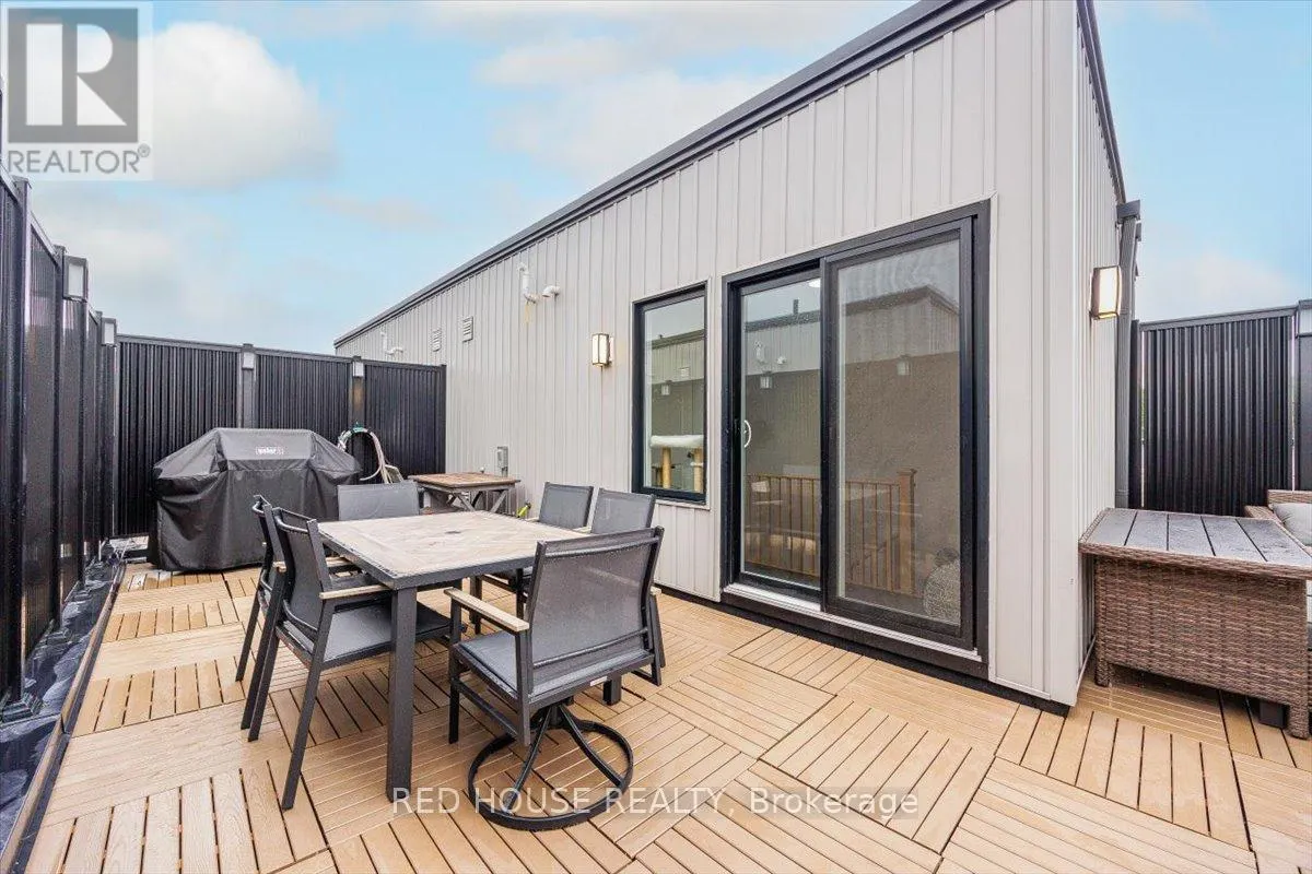7 - 40 BAYNES WAY