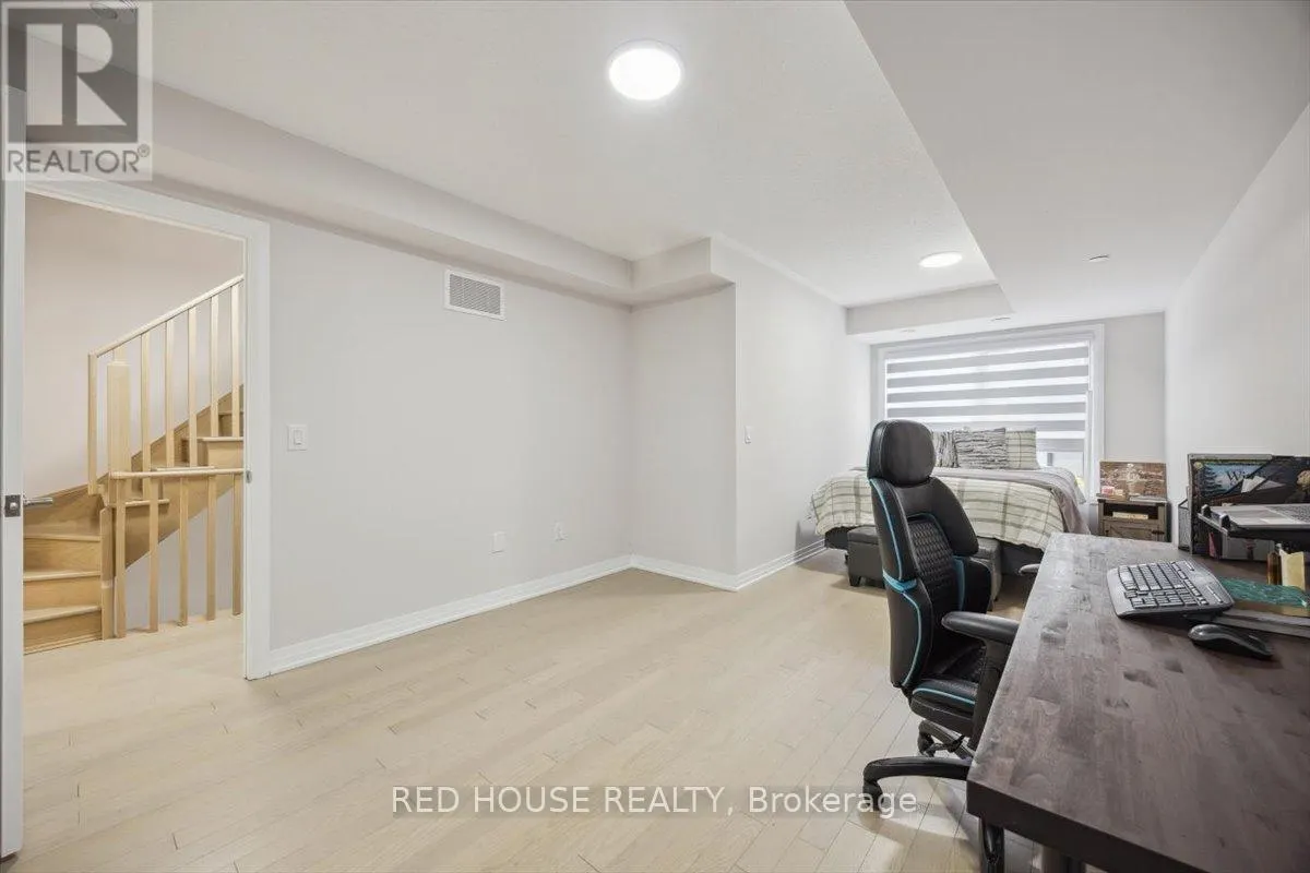 7 - 40 BAYNES WAY