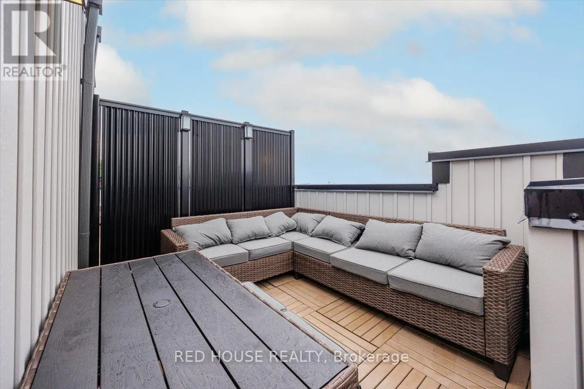 7 - 40 BAYNES WAY