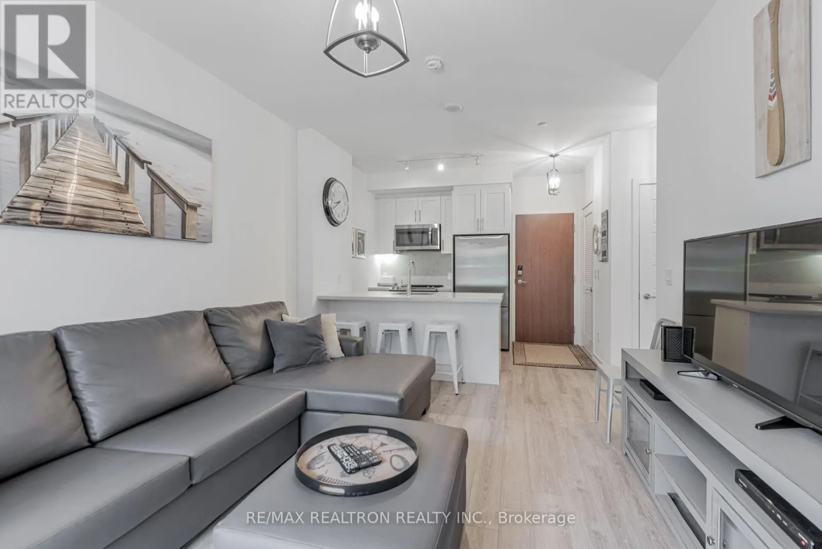 B103 - 271 SEA RAY AVENUE