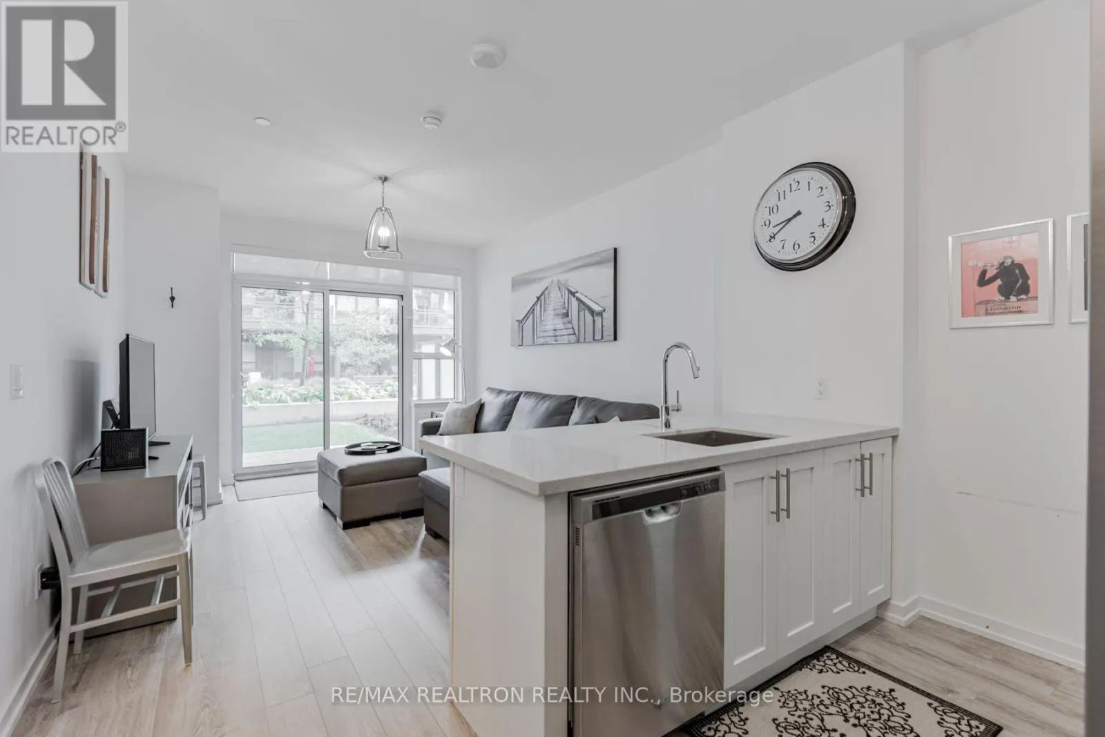 B103 - 271 SEA RAY AVENUE