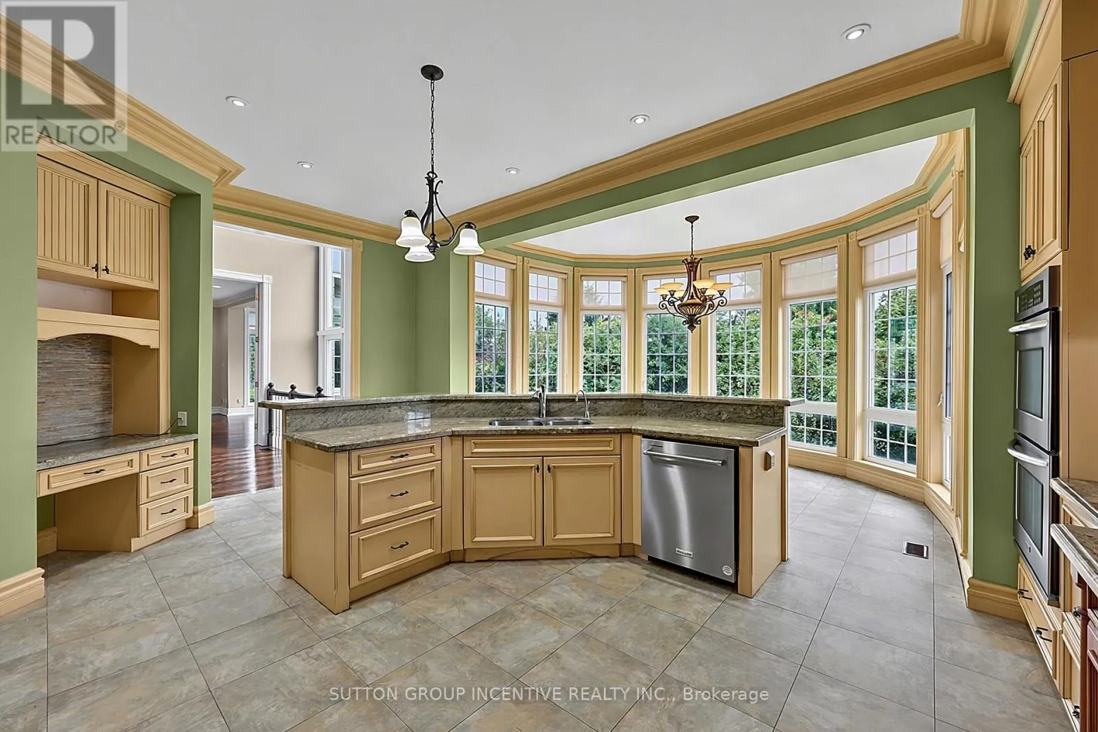 25 BOVAIR TRAIL