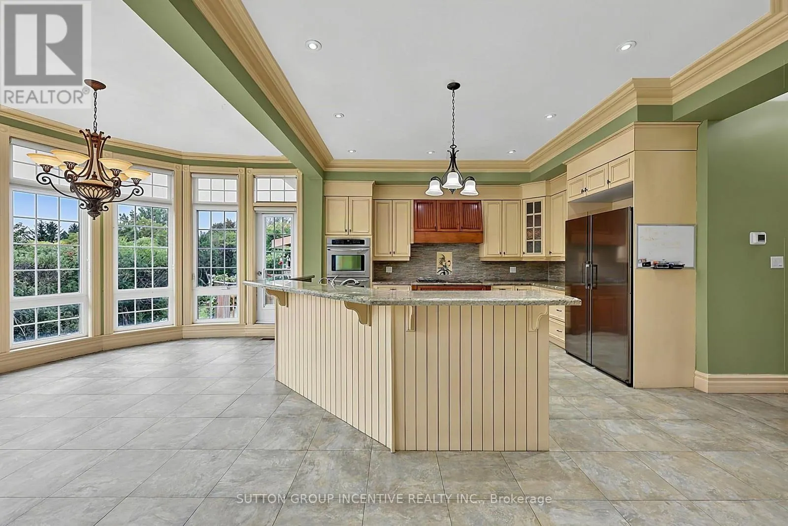 25 BOVAIR TRAIL