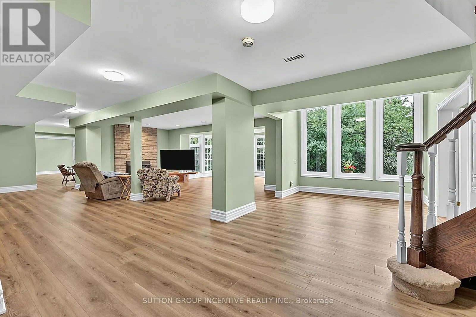 25 BOVAIR TRAIL