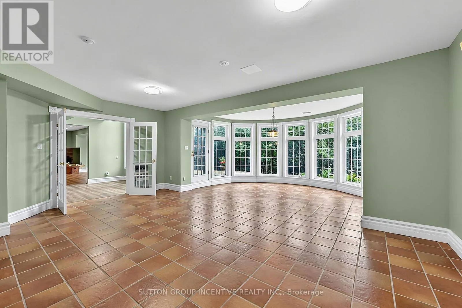 25 BOVAIR TRAIL