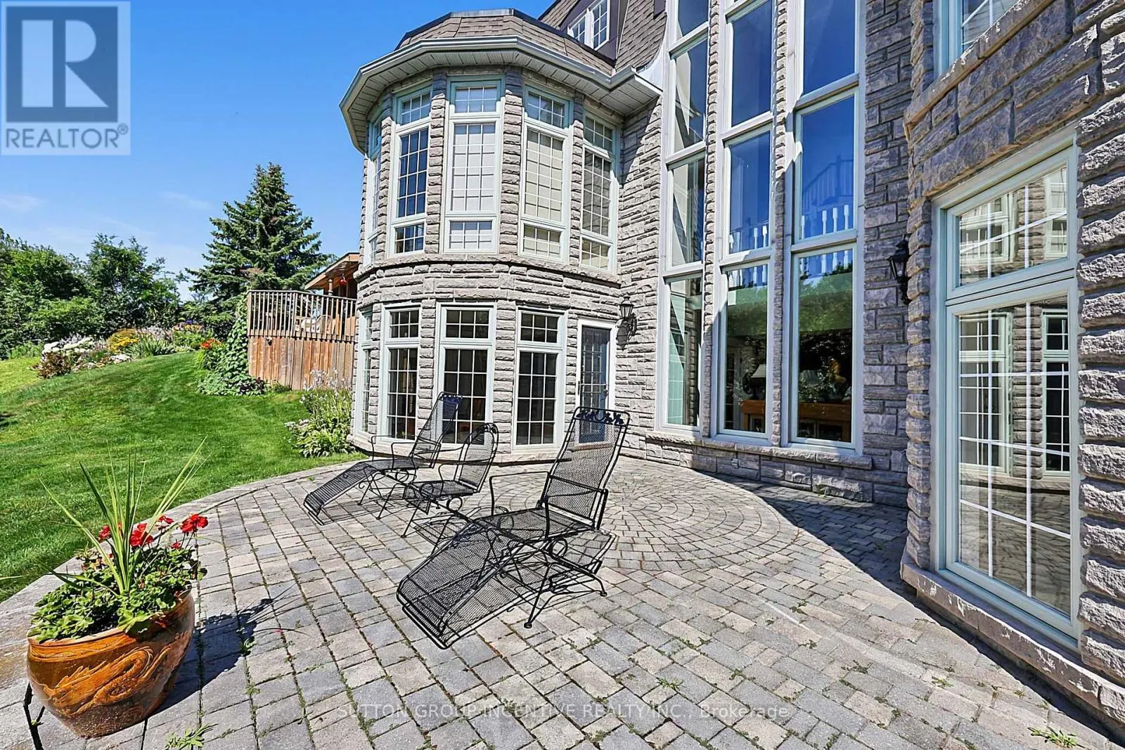25 BOVAIR TRAIL