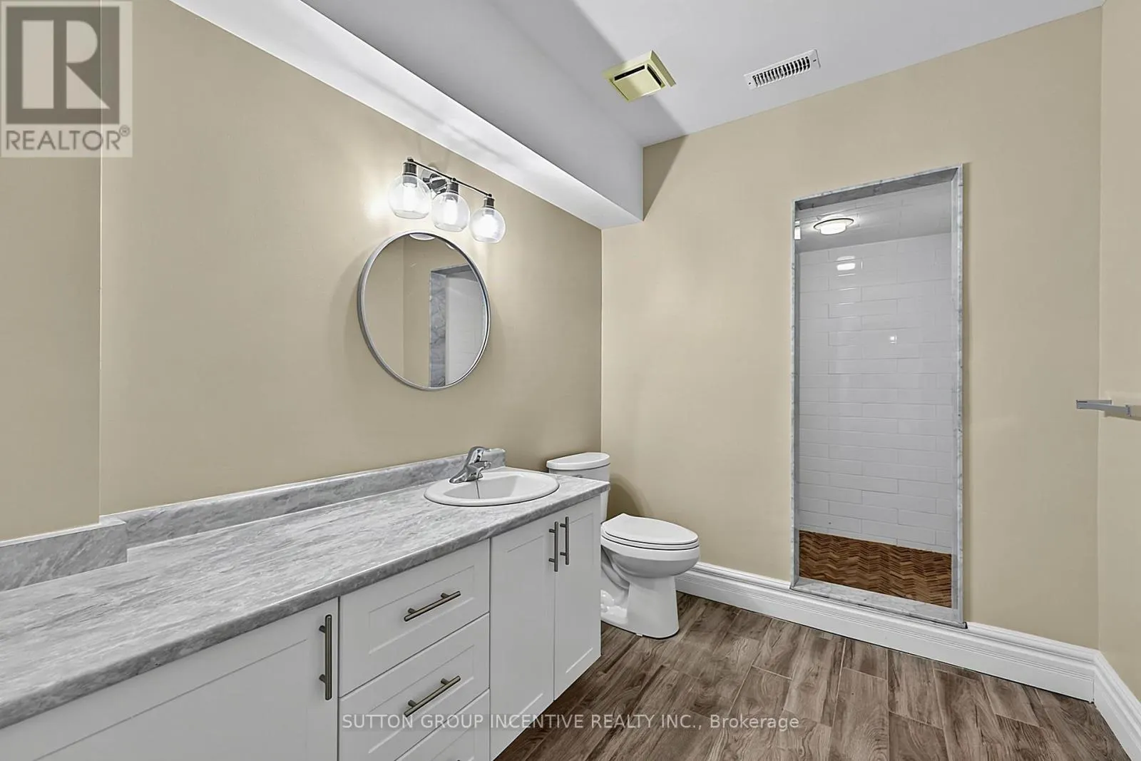 25 BOVAIR TRAIL
