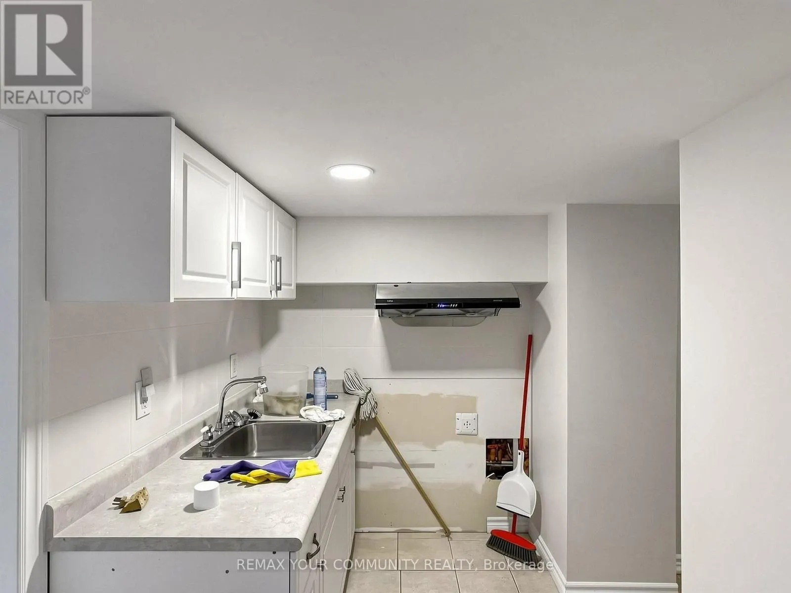 27 MITCHELL AVENUE