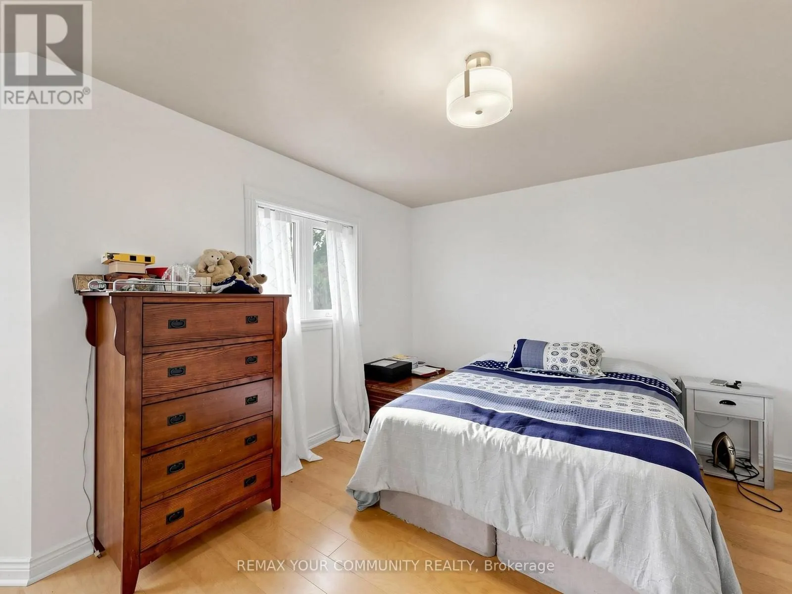 27 MITCHELL AVENUE
