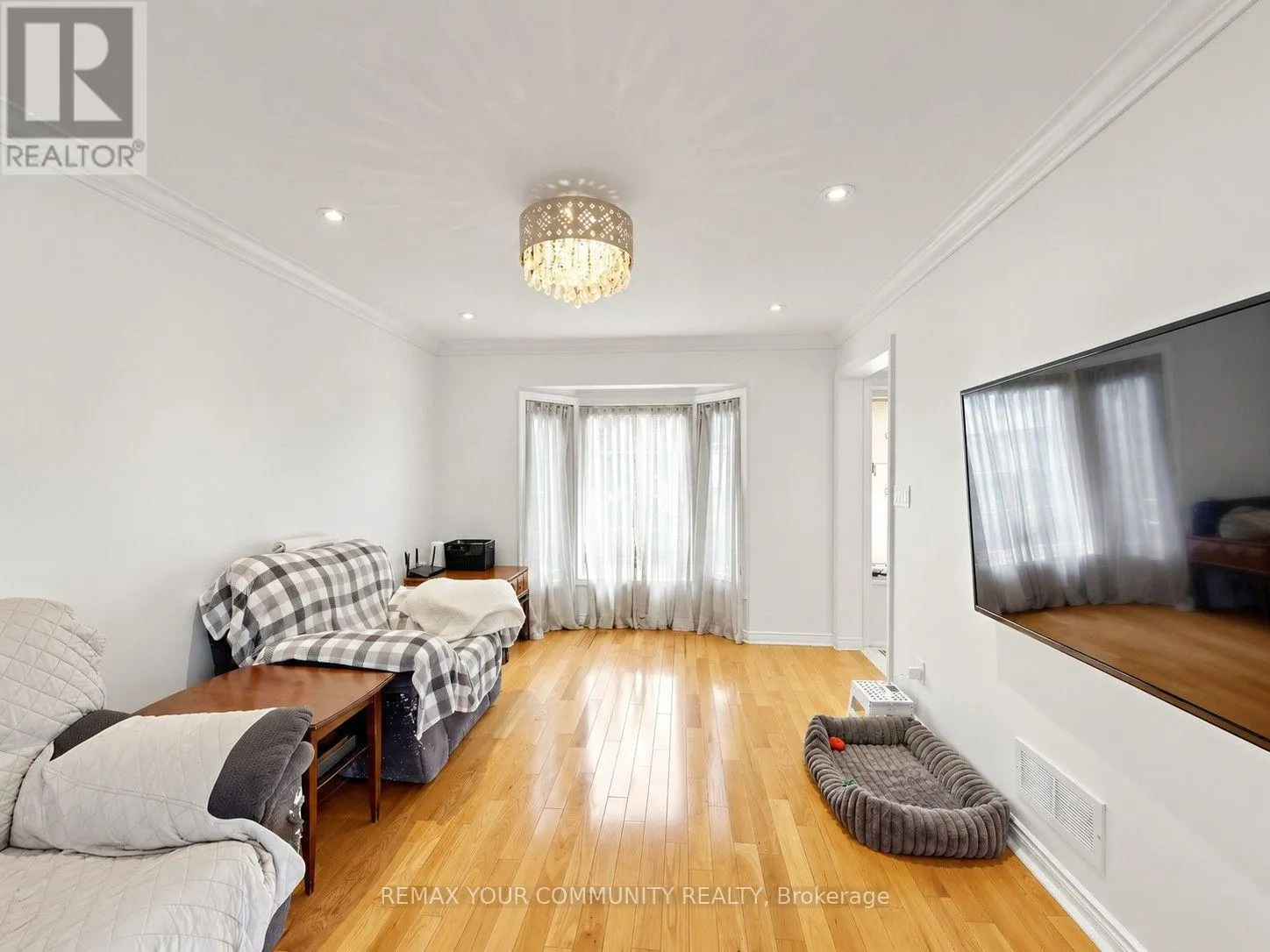 27 MITCHELL AVENUE