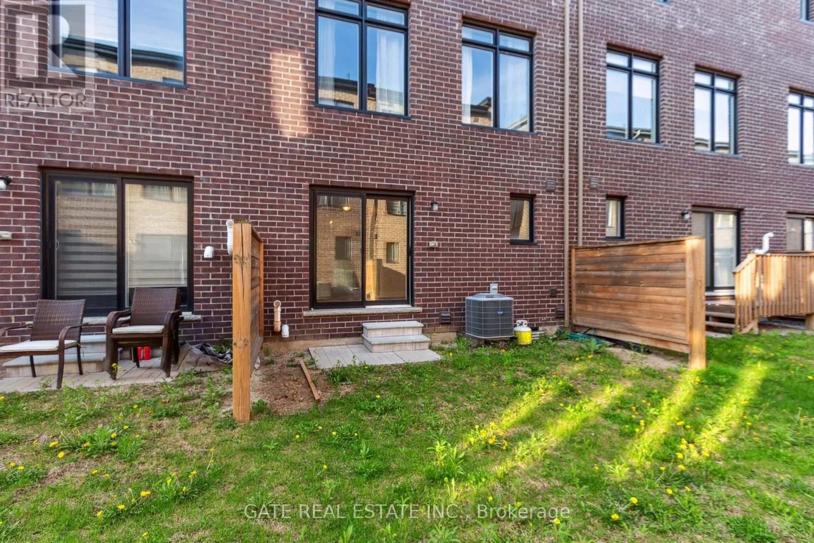 27 MONEYPENNY PLACE
