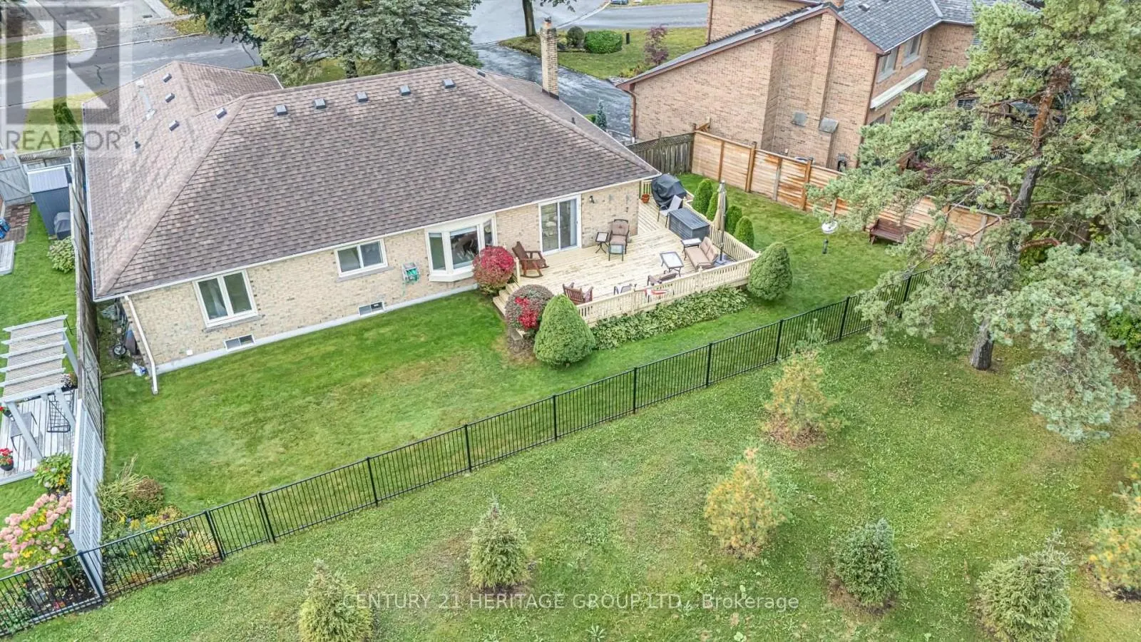 20 SIMMONS CRESCENT