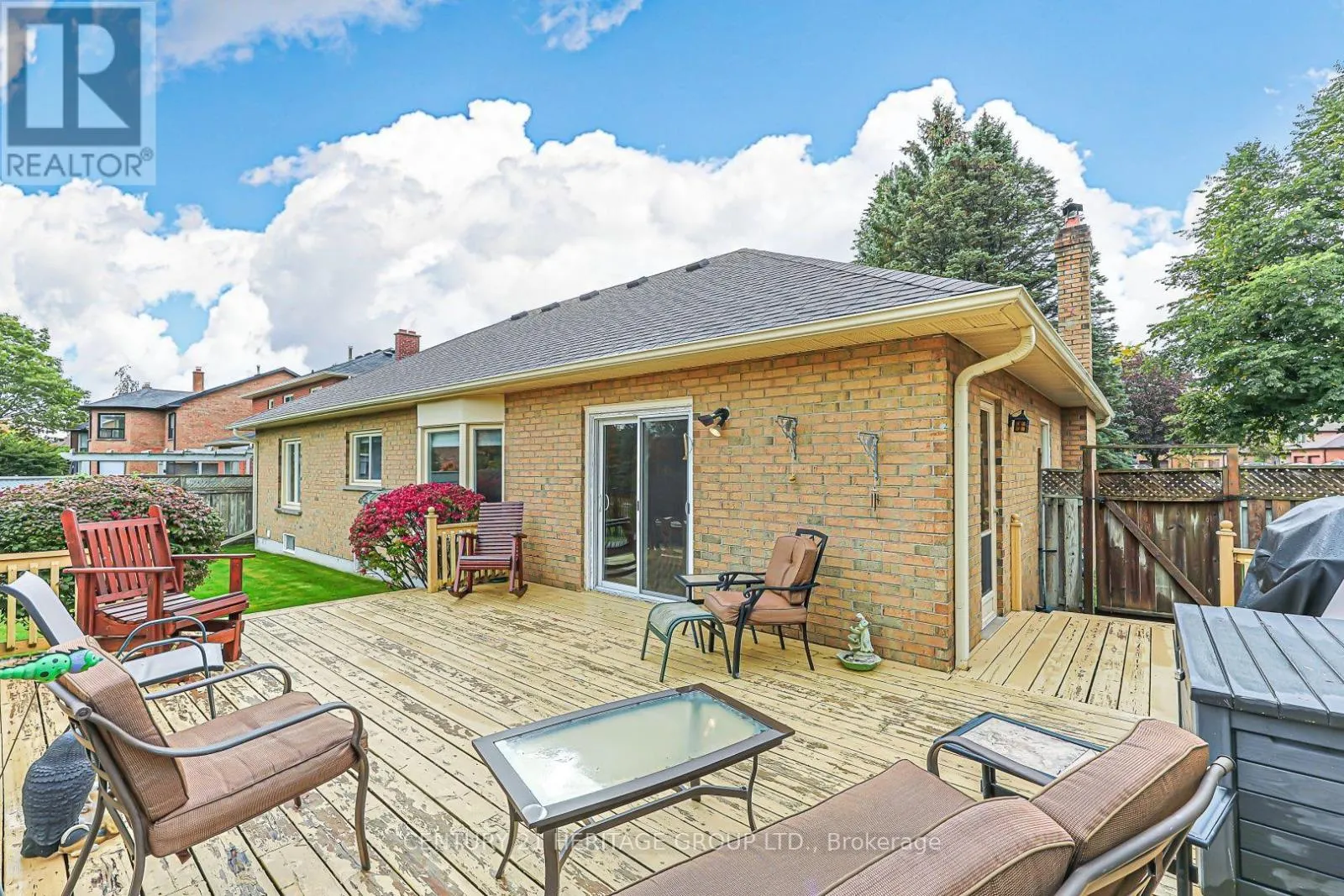 20 SIMMONS CRESCENT