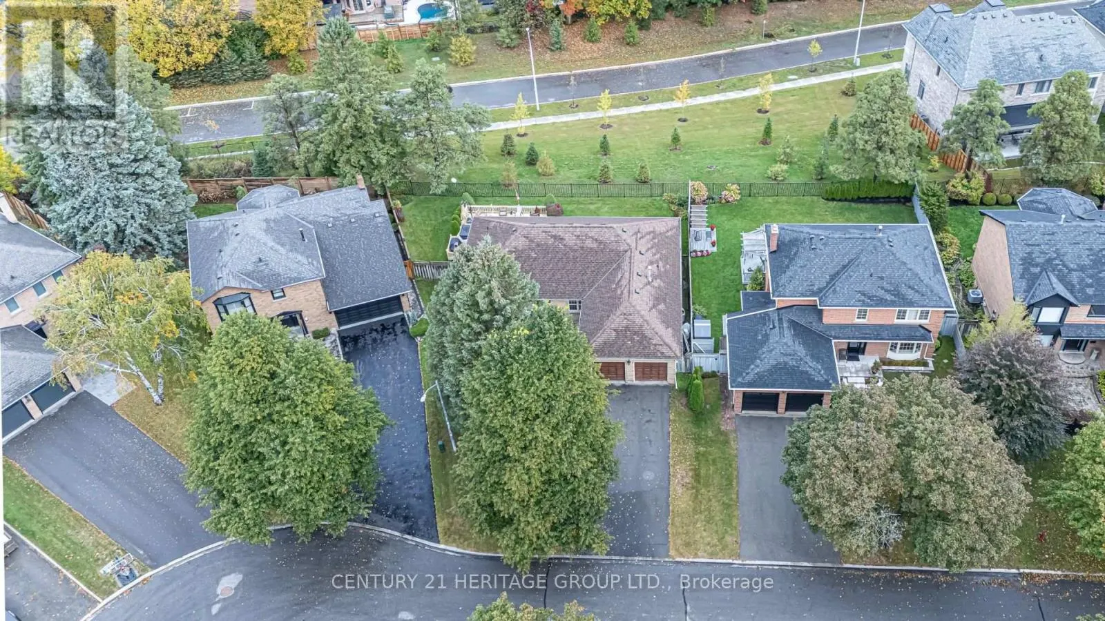20 SIMMONS CRESCENT