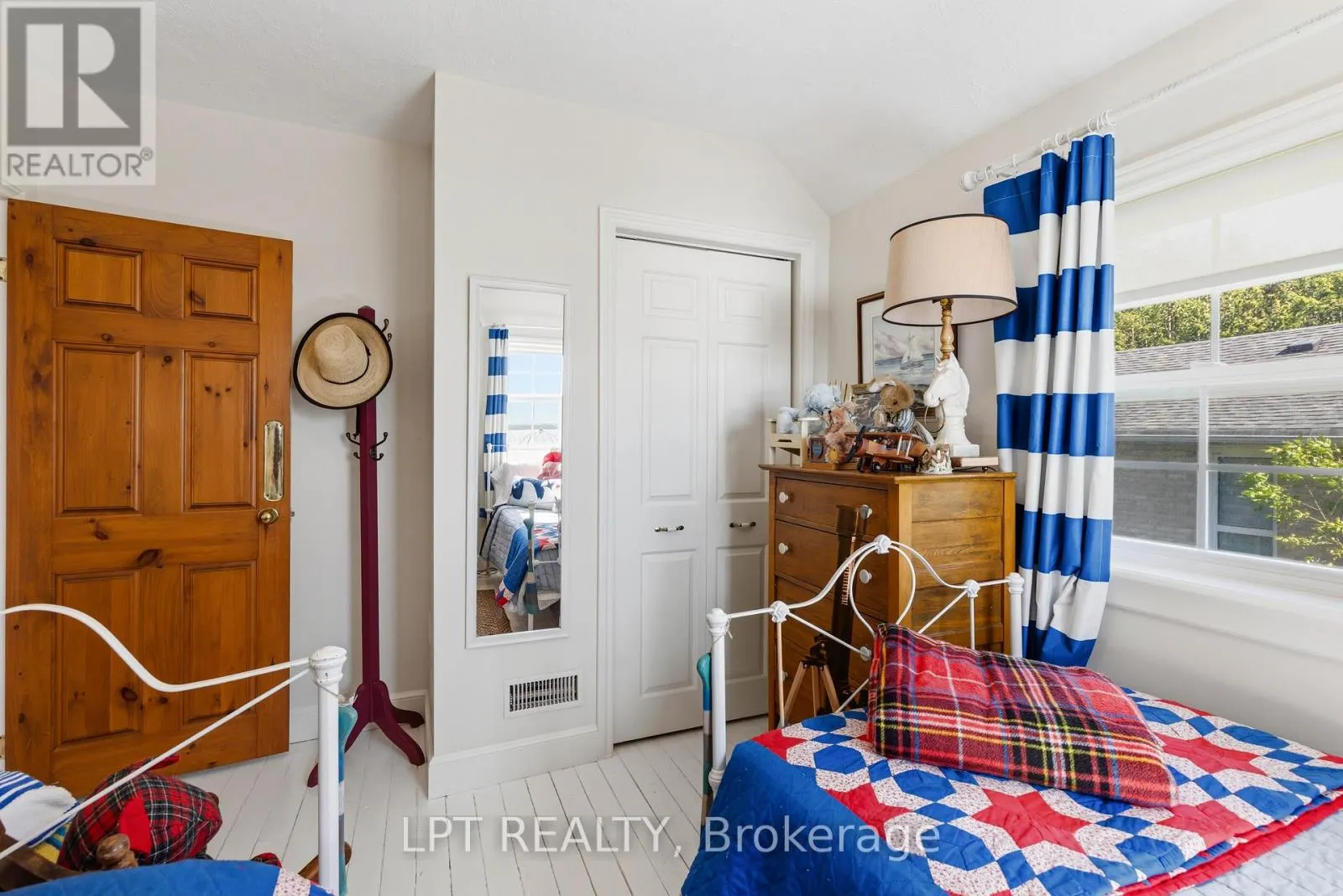 145 LAKE DRIVE N