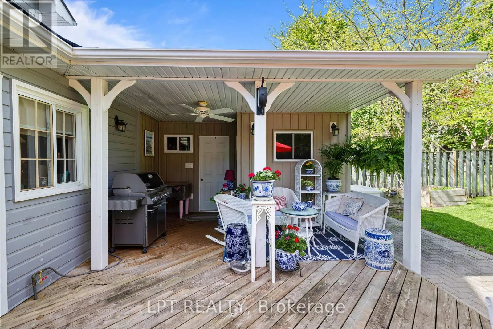 145 LAKE DRIVE N