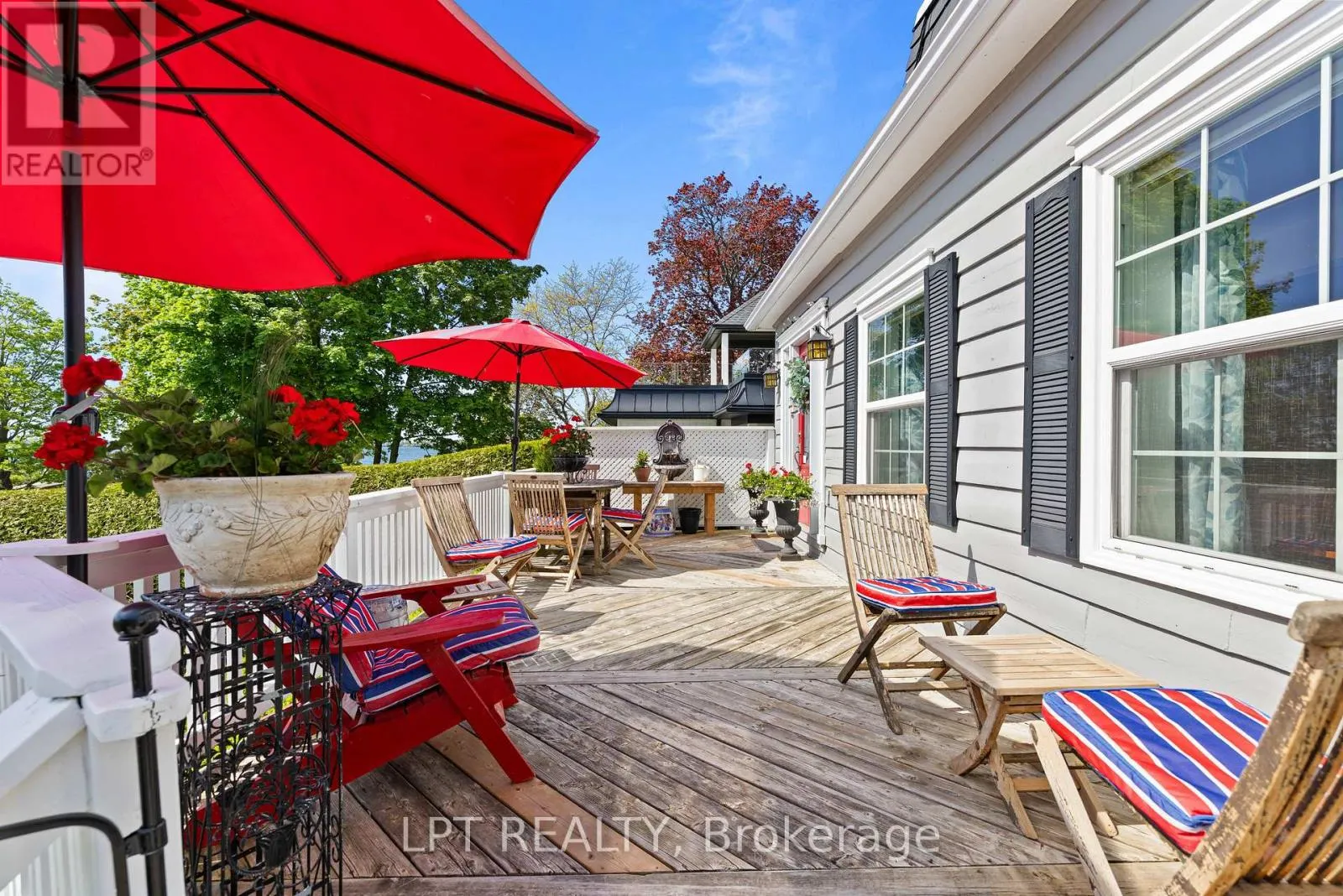 145 LAKE DRIVE N