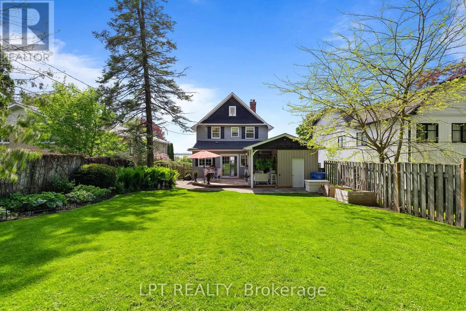 145 LAKE DRIVE N