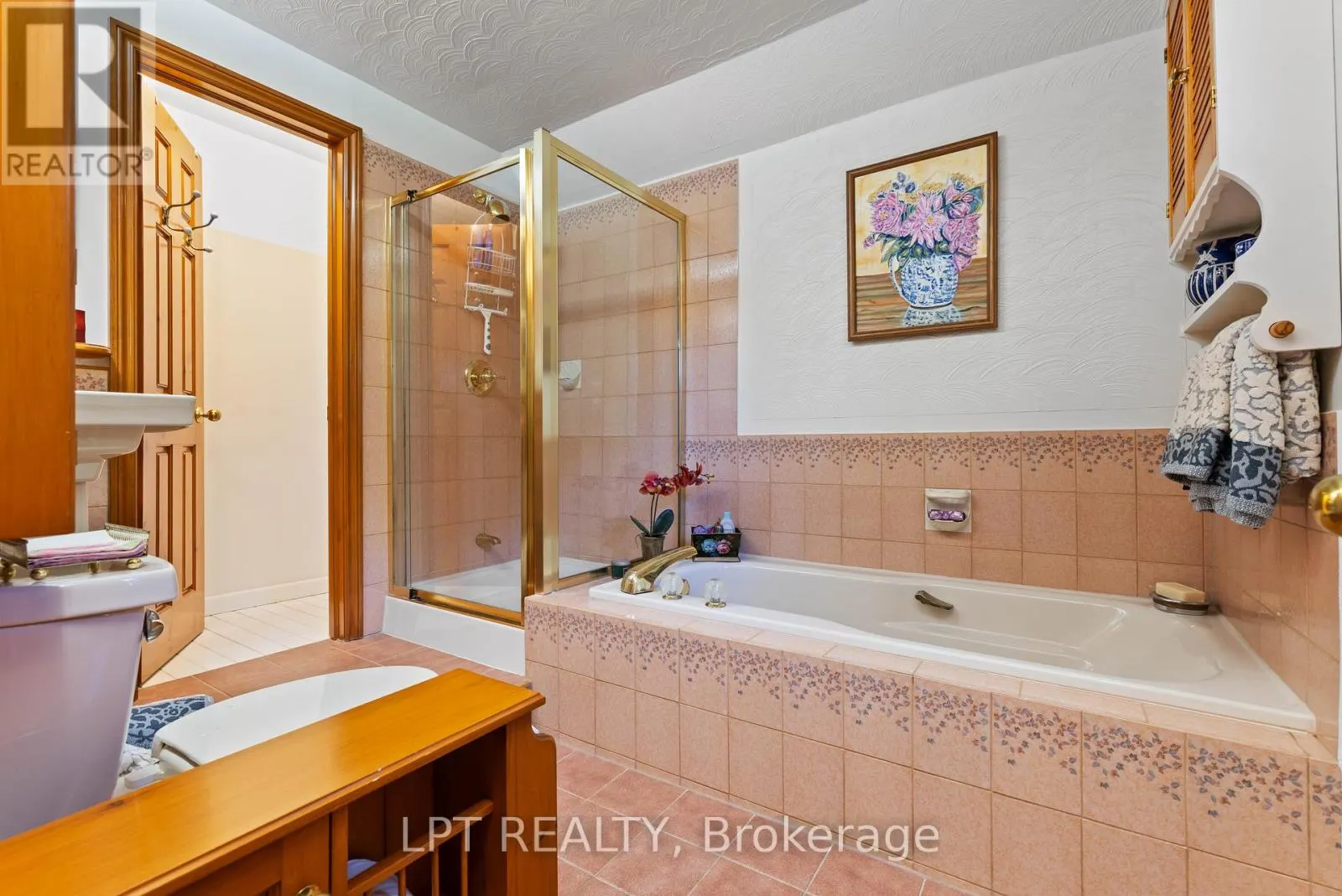 145 LAKE DRIVE N