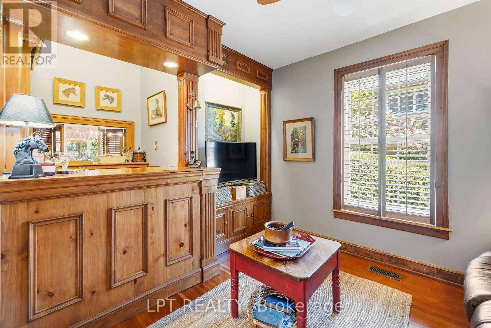 145 LAKE DRIVE N