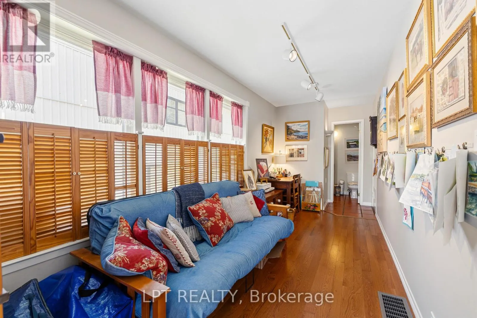 145 LAKE DRIVE N