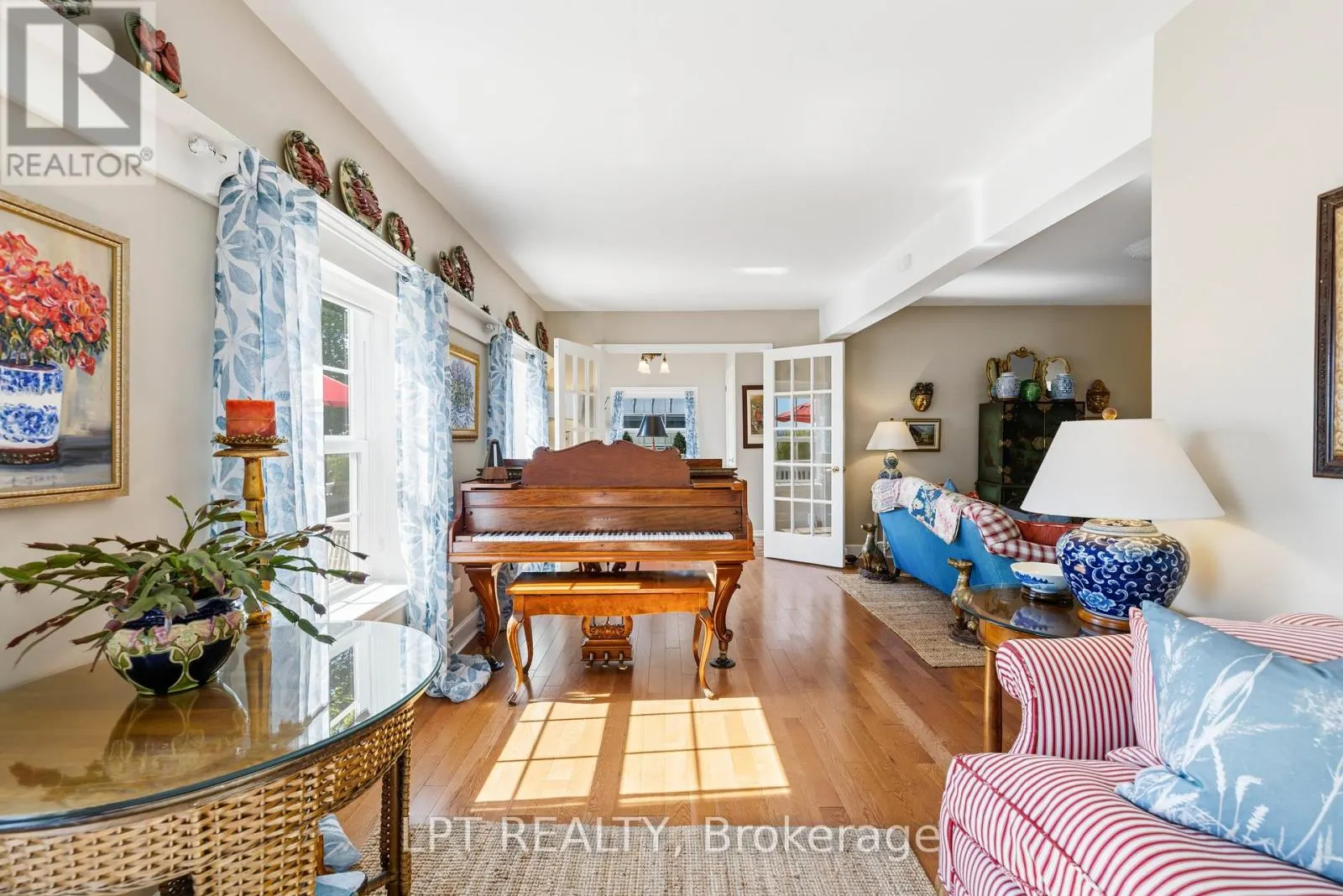 145 LAKE DRIVE N