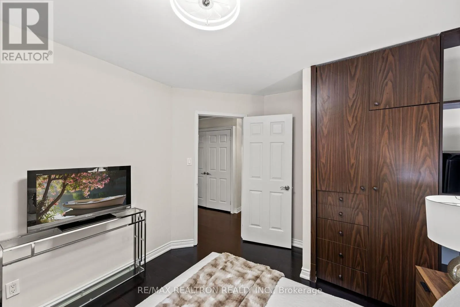 51 CHILMAR CRESCENT