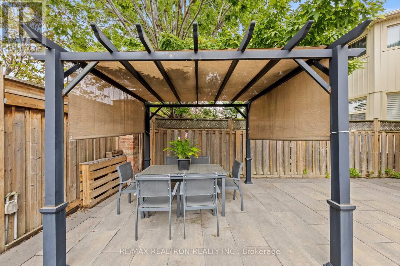 51 CHILMAR CRESCENT